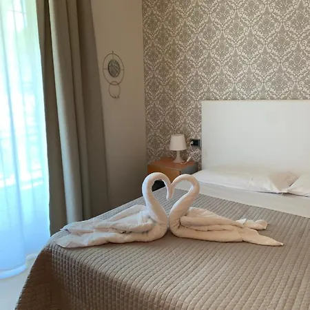 Отель Eden