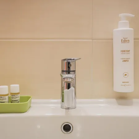 酒店 Eden 巴多利诺